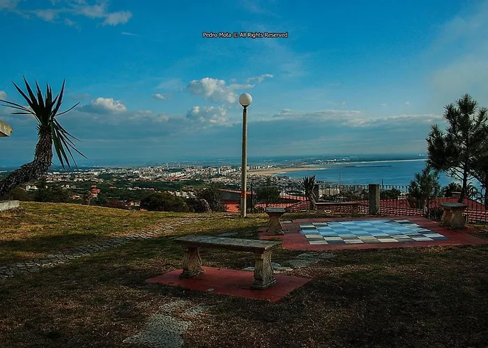 Turísticos Clube Vale Leão